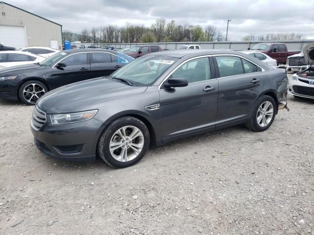 2016 Ford Taurus SE