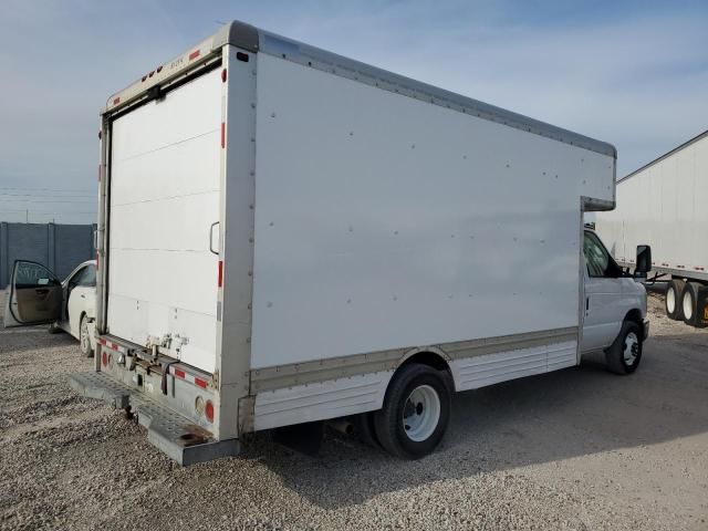 2009 Ford Econoline E450 Super Duty Cutaway Van