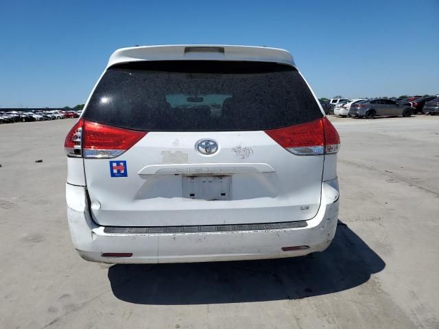 2011 Toyota Sienna LE