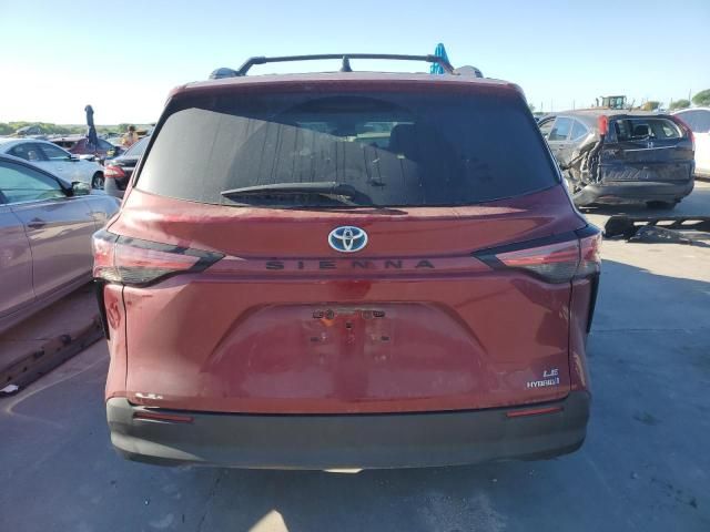 2022 Toyota Sienna LE