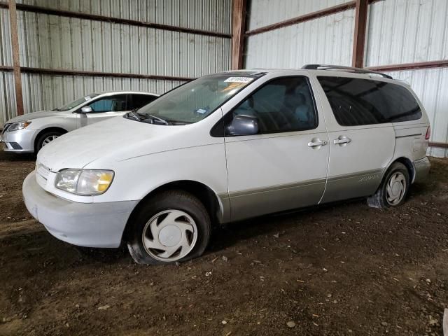 2000 Toyota Sienna LE