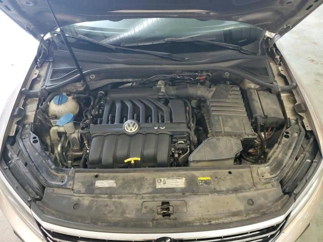 2016 Volkswagen Passat SEL Premium