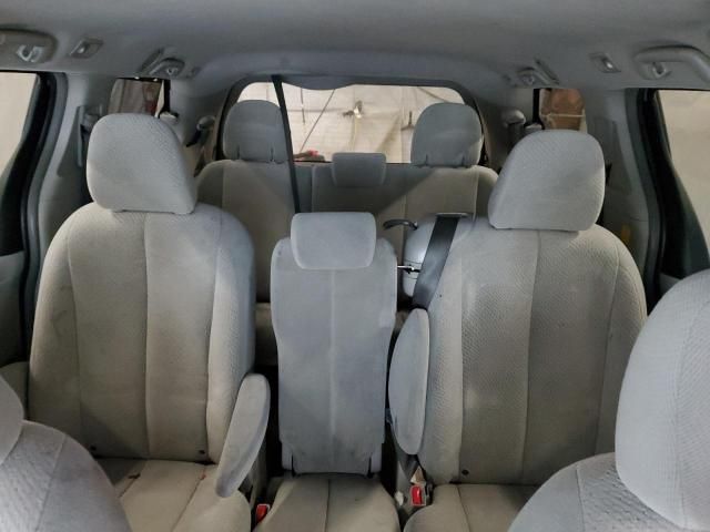 2012 Toyota Sienna LE