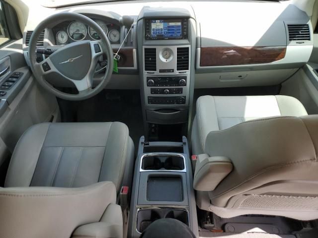 2010 Chrysler Town & Country Touring