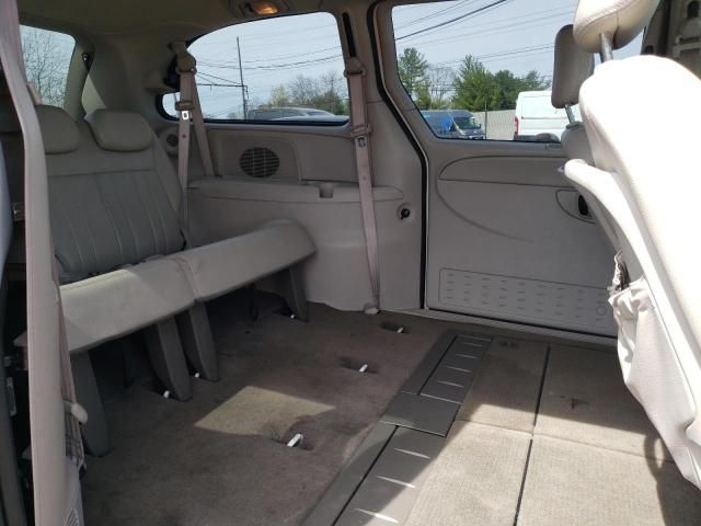 2005 Chrysler Town & Country Touring