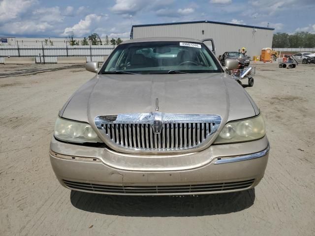 2005 Lincoln Town Car Signature