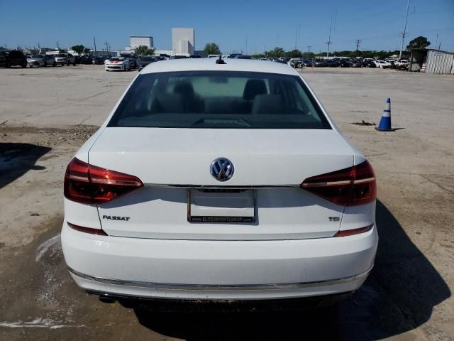 2017 Volkswagen Passat R-Line