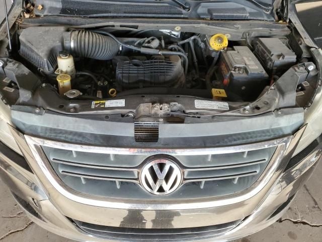 2013 Volkswagen Routan S