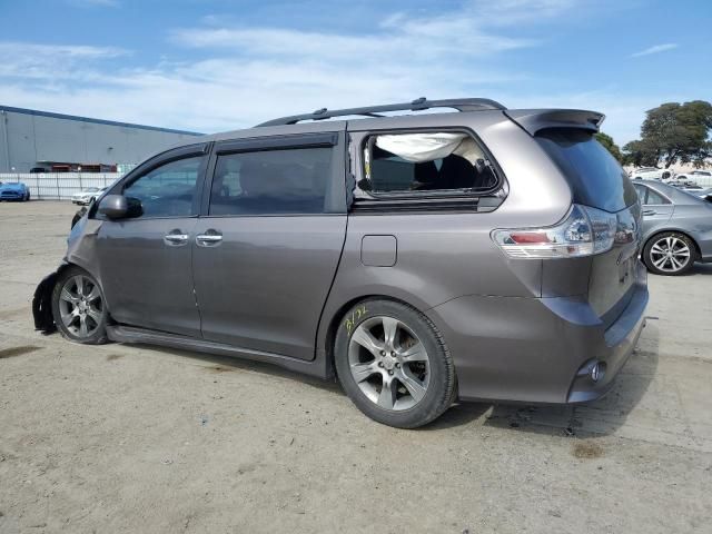 2016 Toyota Sienna SE