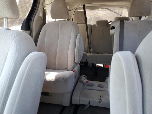 2011 Toyota Sienna LE