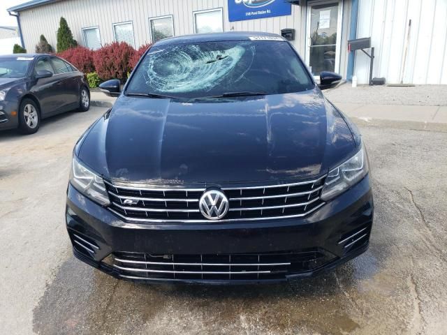 2017 Volkswagen Passat R-Line