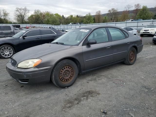 2005 Ford Taurus SE