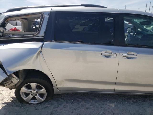 2011 Toyota Sienna LE