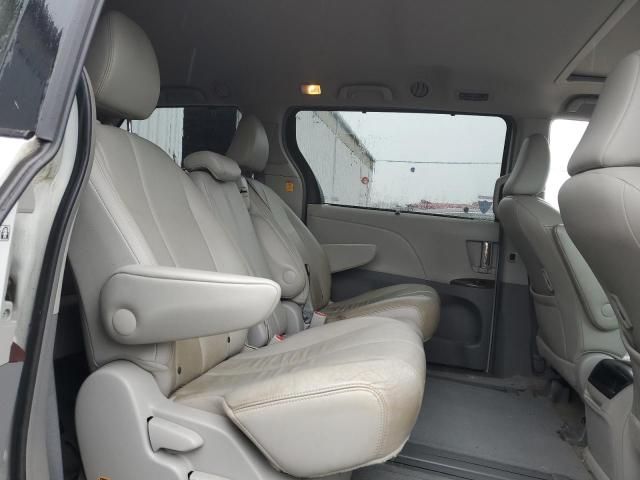 2013 Toyota Sienna XLE