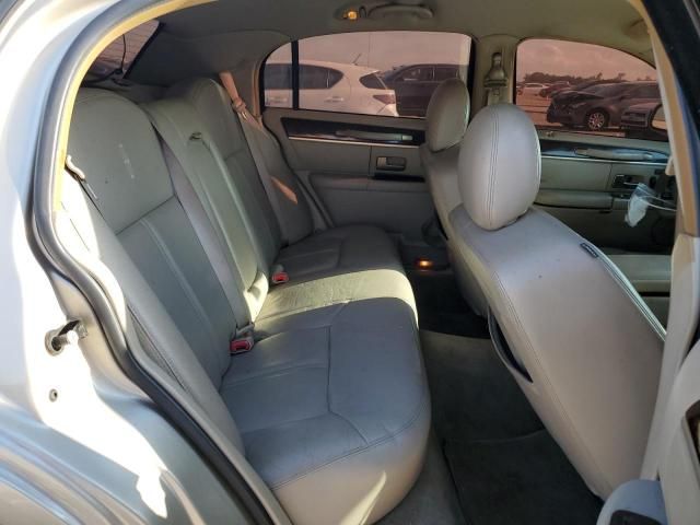 2010 Lincoln Town Car Signature Limited