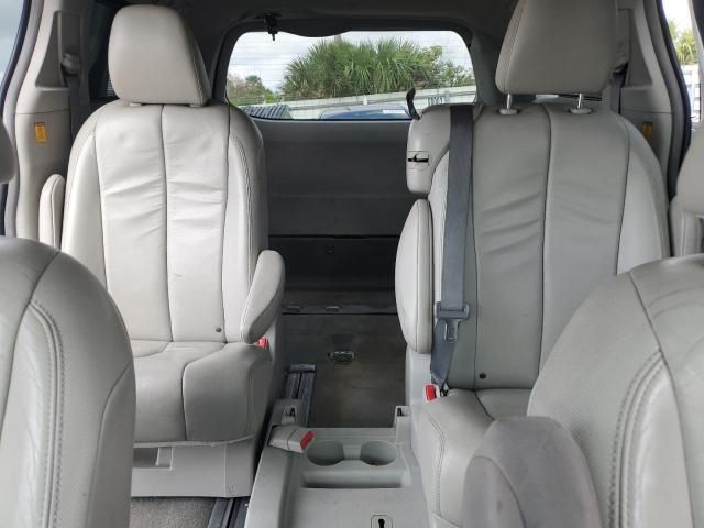 2013 Toyota Sienna XLE