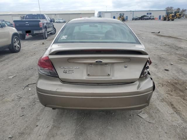 2004 Ford Taurus SE