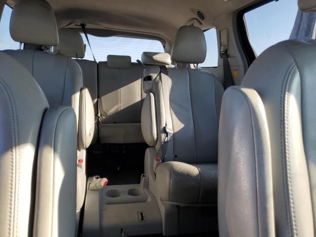 2013 Toyota Sienna XLE