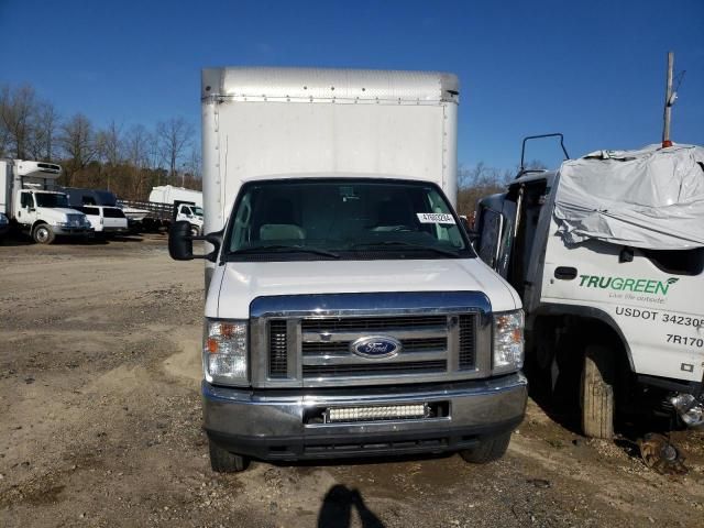 2016 Ford Econoline E350 Super Duty Cutaway Van