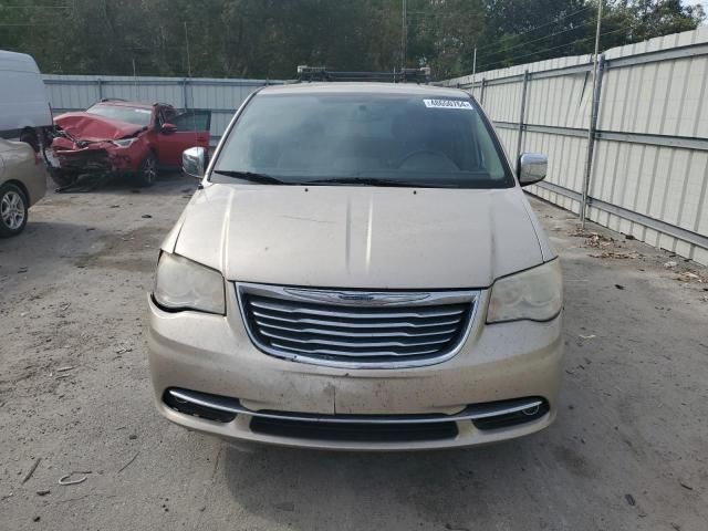 2013 Chrysler Town & Country Touring L