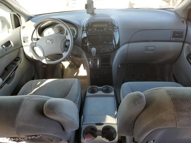 2005 Toyota Sienna CE