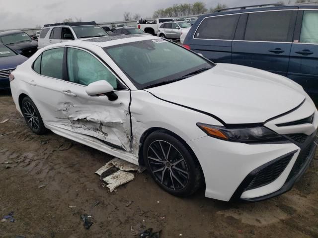 2022 Toyota Camry SE