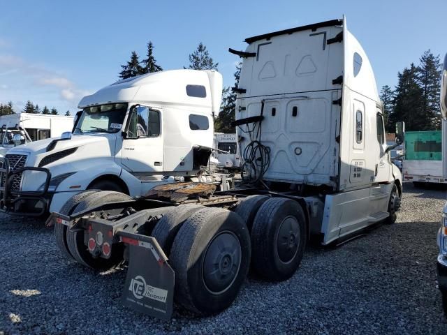 2020 Freightliner Cascadia 126