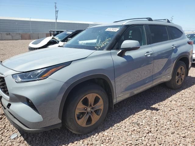 2023 Toyota Highlander Hybrid Bronze Edition