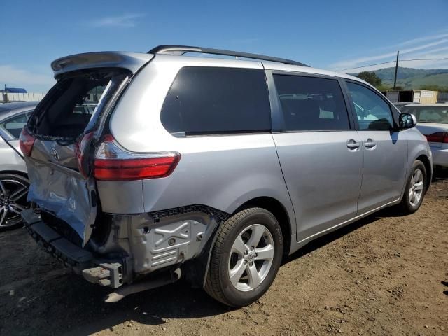 2015 Toyota Sienna LE