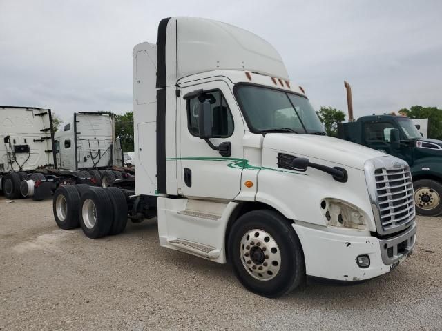 2015 Freightliner Cascadia 113