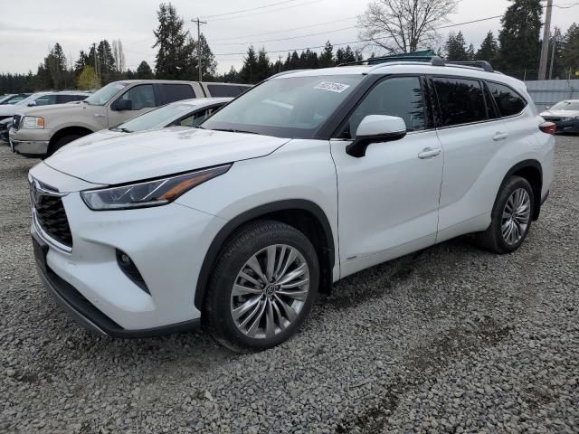 2022 Toyota Highlander Hybrid Platinum