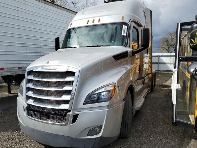 2019 Freightliner Cascadia 126