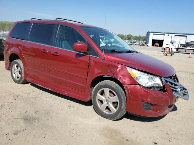 2011 Volkswagen Routan SE