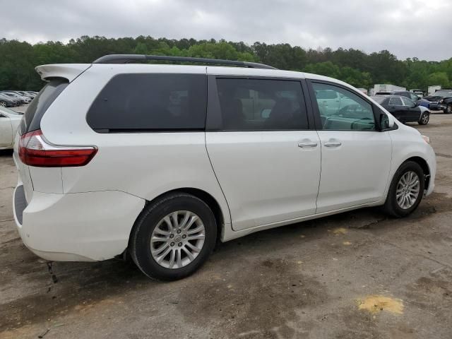 2016 Toyota Sienna XLE