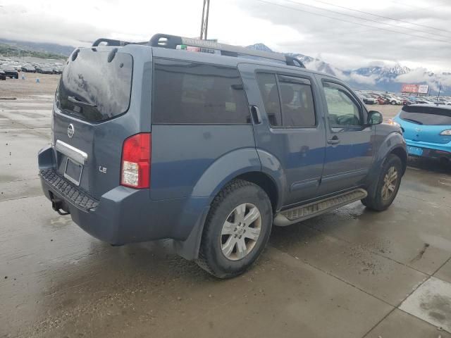 2005 Nissan Pathfinder LE