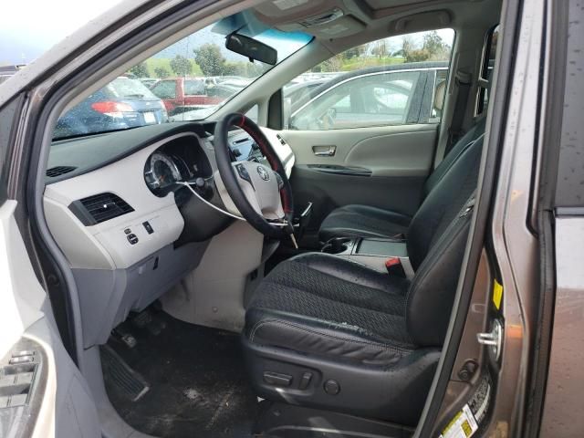 2011 Toyota Sienna Sport