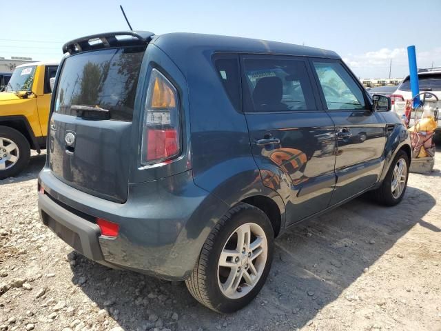 2011 KIA Soul +