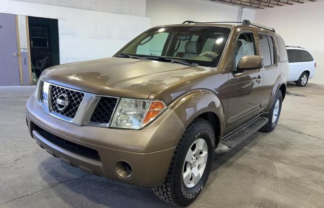 2005 Nissan Pathfinder LE