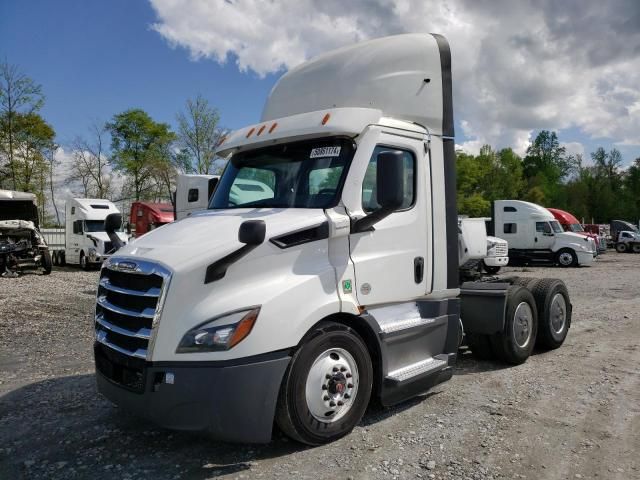 2021 Freightliner Cascadia 116