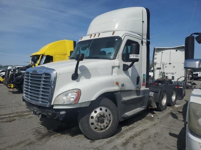 2016 Freightliner Cascadia 125