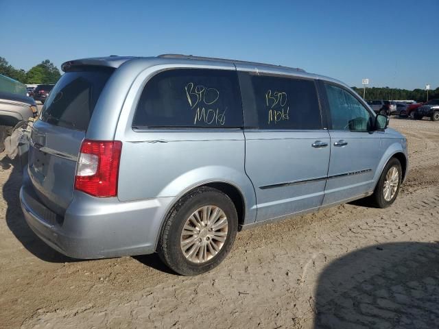 2013 Chrysler Town & Country Touring L