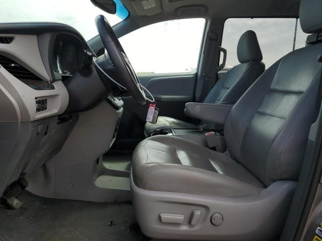 2017 Toyota Sienna XLE