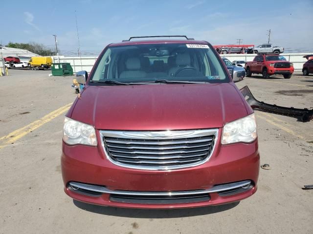 2014 Chrysler Town & Country Touring L