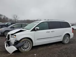 Salvage cars for sale at Des Moines, IA auction: 2015 Chrysler Town & Country Touring L