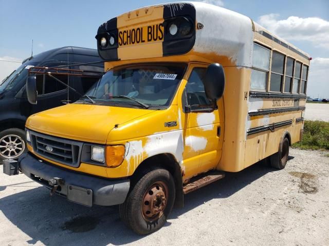 2005 Ford Econoline E450 Super Duty Cutaway Van