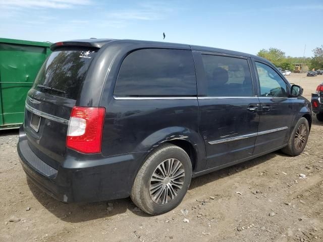 2014 Chrysler Town & Country S