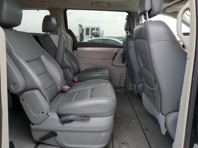 2010 Volkswagen Routan SEL