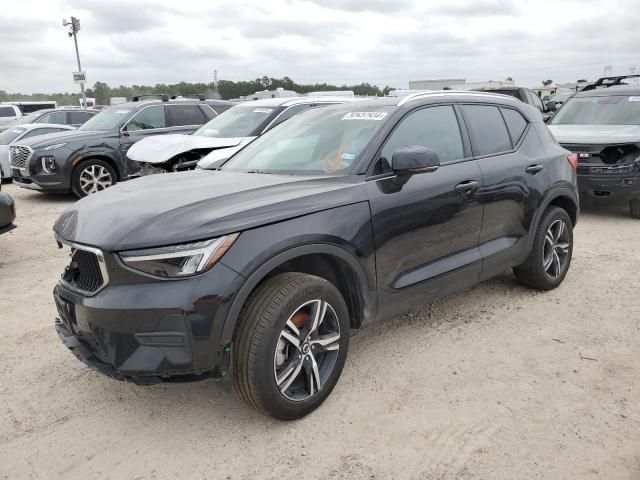 2023 Volvo XC40 Core