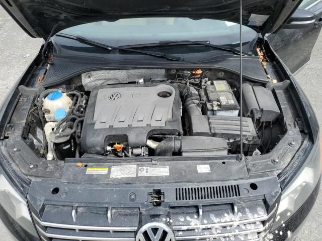 2013 Volkswagen Passat SEL