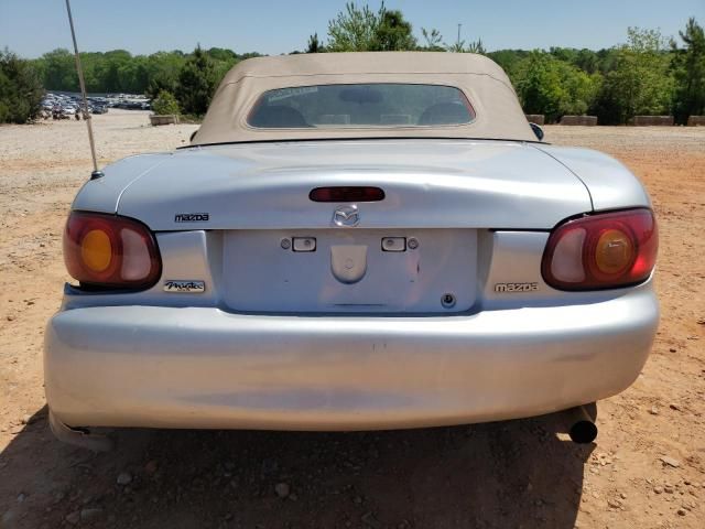 2000 Mazda MX-5 Miata Base